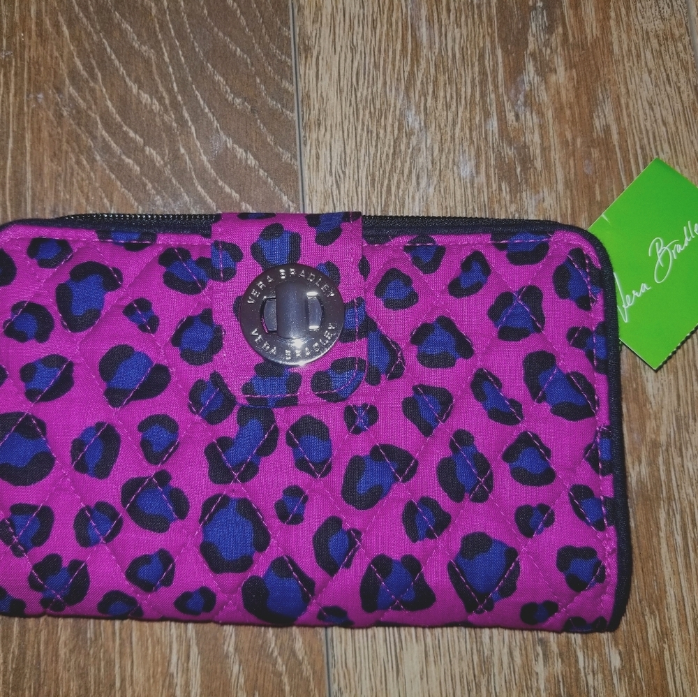 Vera Bradley NWT Turnlock Wallet